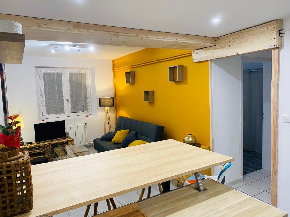 Studio 40M2 Plein Pied Avec Parking Jussac Exterior foto